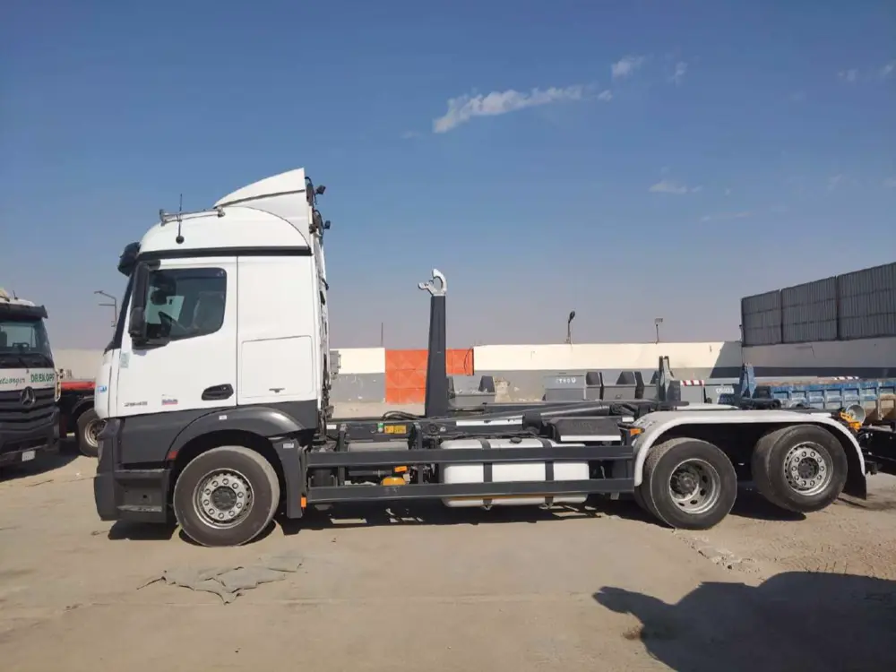 Hulool & Tanfeedh waste transport truck